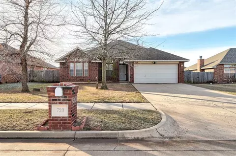 720 Elder Ln, Mustang, OK 73064