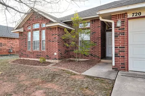 720 Elder Ln, Mustang, OK 73064 photo 4