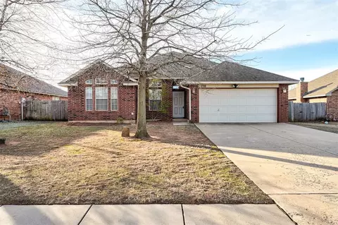 720 Elder Ln, Mustang, OK 73064 photo 2
