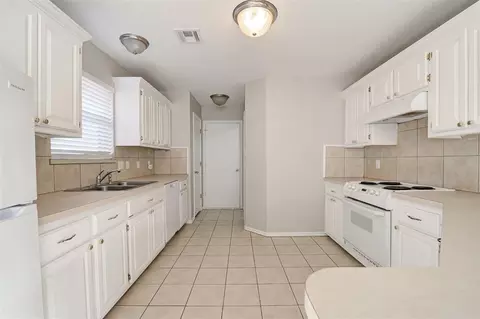 720 Elder Ln, Mustang, OK 73064 photo 16