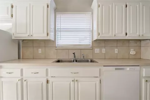 720 Elder Ln, Mustang, OK 73064 photo 19