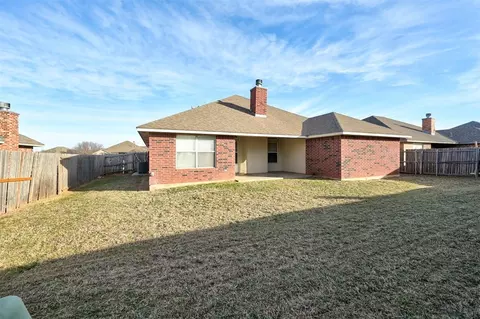 720 Elder Ln, Mustang, OK 73064 photo 33