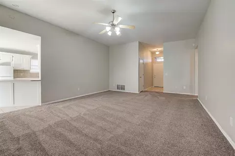 720 Elder Ln, Mustang, OK 73064 photo 10