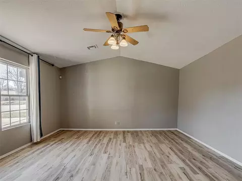 Living - 2124 Oakside Dr, Norman, OK 73071 photo 2 of 7