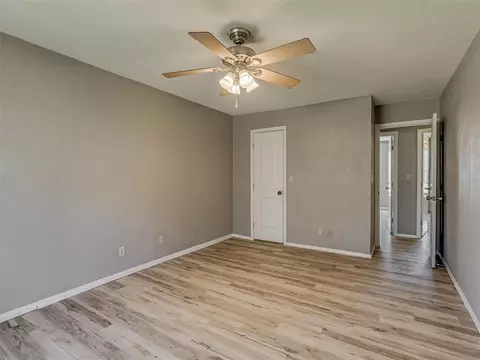 Bedroom - 2124 Oakside Dr, Norman, OK 73071 photo 2 of 8