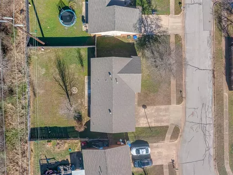 View/Area - 2124 Oakside Dr, Norman, OK 73071 photo 3 of 3