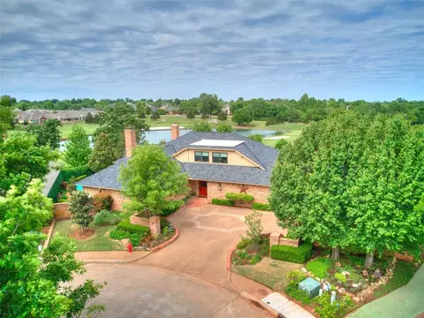 650 E Oak Pl, Edmond, OK 73025