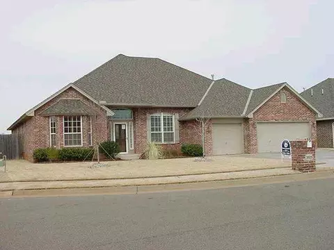3525 Huntsman Ct, Edmond, OK 73003 photo 1