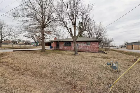 204 N Cherry Ave, Union City, OK 73090