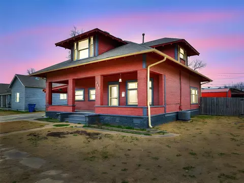 424 W 7th St, Stroud, OK 74079