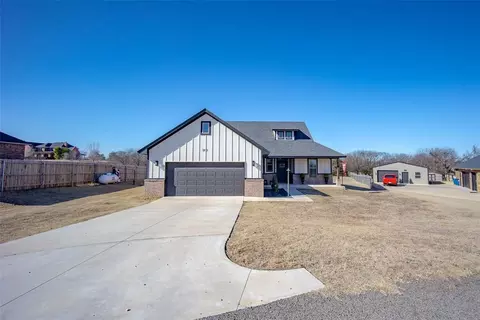 397 Fleenor Ln, Newcastle, OK 73065