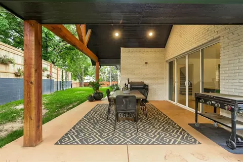 Exterior - 4420 Trophy Dr, Norman, OK 73072 photo 2 of 5