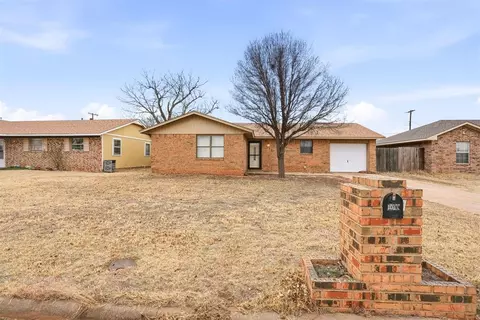 1009 Stewart St, Altus, OK 73521