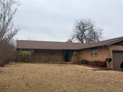 1010 Crown Dr, Edmond, OK 73034