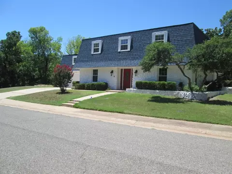 2709 Trail Creek Rd, Edmond, OK 73012