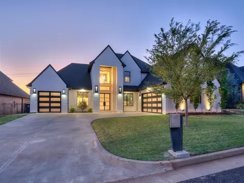 15713 James Thomas Ct, Edmond, OK 73013