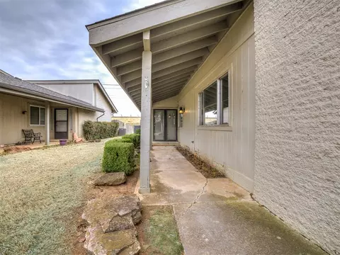 9822 Hefner Village Dr, Oklahoma City, OK 73162