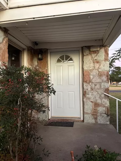 Exterior - 632 Circle Dr, Watonga, OK 73772 photo 3 of 4