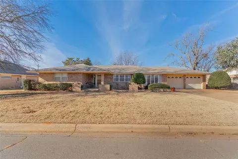 713 Maple St, Weatherford, OK 73096