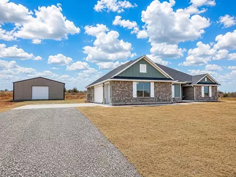 1983 Twin Spires Trl, Blanchard, OK 73010