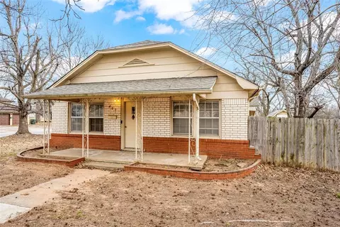 402 S Broadway St, Marlow, OK 73055