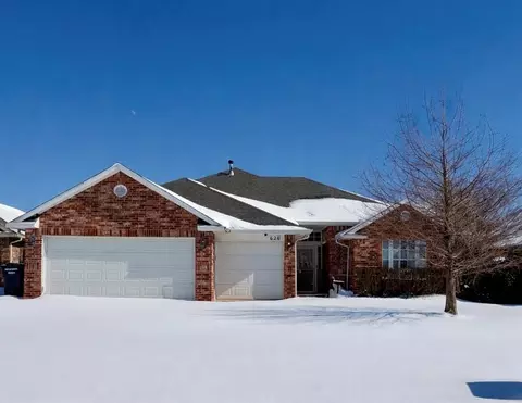 620 Allison Ln, Moore, OK 73160