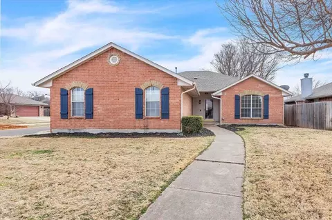 401 Whitehouse Ln, Edmond, OK 73003