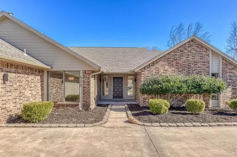 505 Golden Oaks Dr, Norman, OK 73072