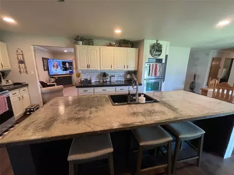 Kitchen - 513 E Monroe St, Maud, OK 74854 photo 2 of 3
