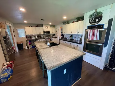 Kitchen - 513 E Monroe St, Maud, OK 74854 photo 1 of 3