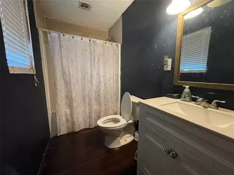 Bath - 513 E Monroe St, Maud, OK 74854 photo 7 of 7