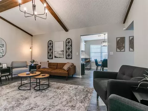 2020 W Brooks St, Norman, OK 73069