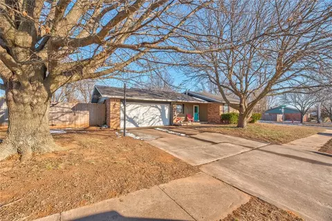 3601 Black Hawk Dr, Norman, OK 73072