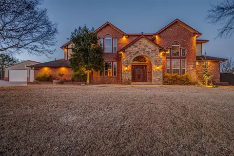 1902 W Lakewood Dr, Guthrie, OK 73044