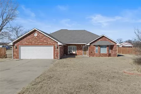 1835 E Redbud Rd, Washington, OK 73093