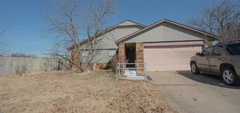 501 E 141st Pl, Glenpool, OK 74033