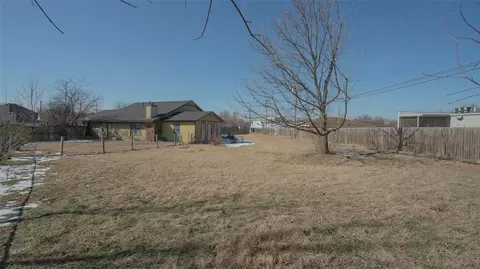 Exterior - 501 E 141st Pl, Glenpool, OK 74033 photo 3 of 4