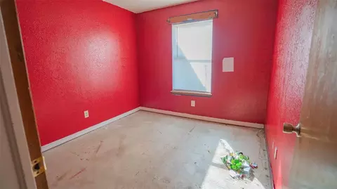 Bedroom - 501 E 141st Pl, Glenpool, OK 74033 photo 3 of 6