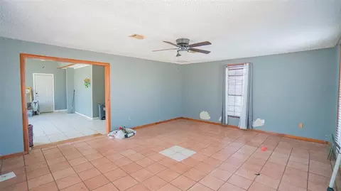Living - 501 E 141st Pl, Glenpool, OK 74033 photo 5 of 6