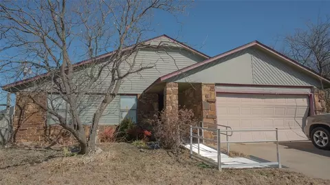 Exterior - 501 E 141st Pl, Glenpool, OK 74033 photo 1 of 4