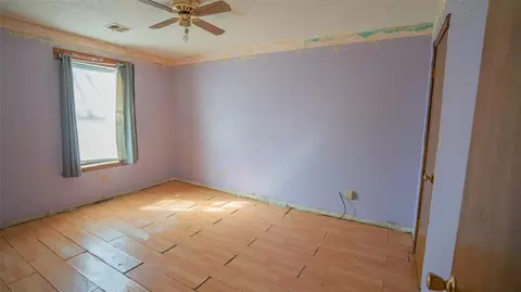 Bedroom - 501 E 141st Pl, Glenpool, OK 74033 photo 5 of 6