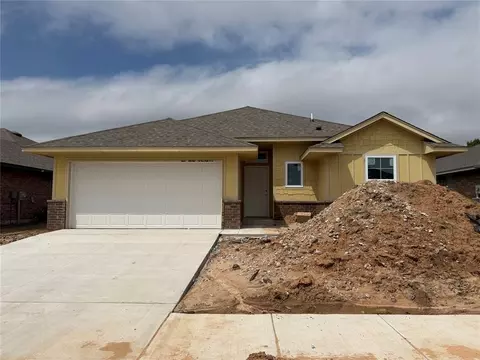 1005 Redwood Creek Dr, Yukon, OK 73099