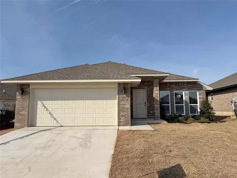 1109 Redwood Creek Dr, Yukon, OK 73099