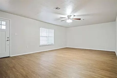 Living - 1801 Comanche Rd, Norman, OK 73026 photo 2 of 6