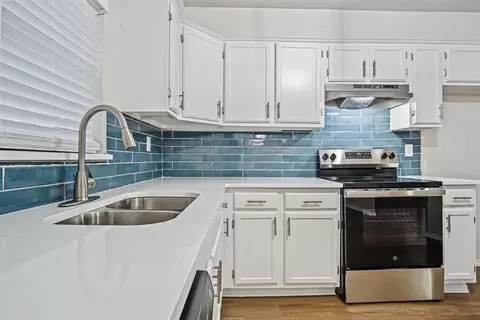Kitchen - 1801 Comanche Rd, Norman, OK 73026 photo 3 of 4