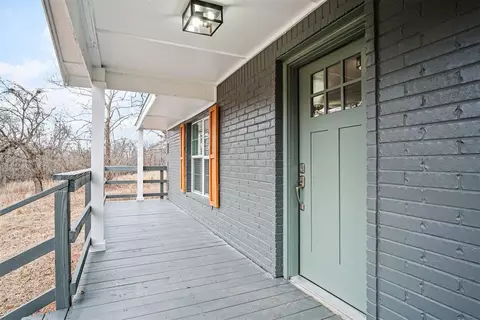Exterior - 1801 Comanche Rd, Norman, OK 73026 photo 3 of 6