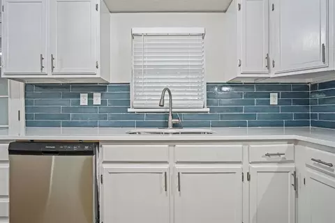 Kitchen - 1801 Comanche Rd, Norman, OK 73026 photo 4 of 4