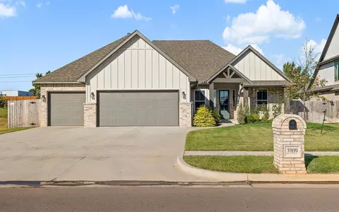 3909 Sorano Dr, Moore, OK 73160