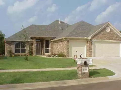 2109 Cedar Pointe Cir, Edmond, OK 73003 photo 1