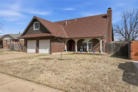 608 S Patterson Dr, Moore, OK 73160